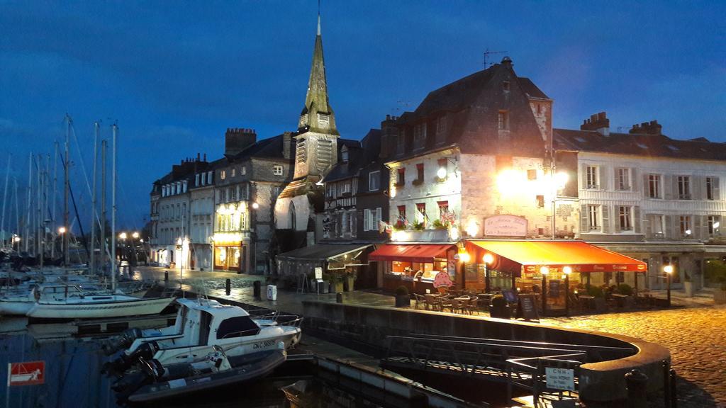 La Compagnie De La Ville Honfleur Esterno foto